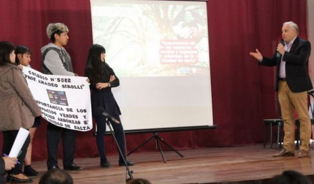 Establecimientos educativos de toda la provincia expusieron sus proyectos solidarios