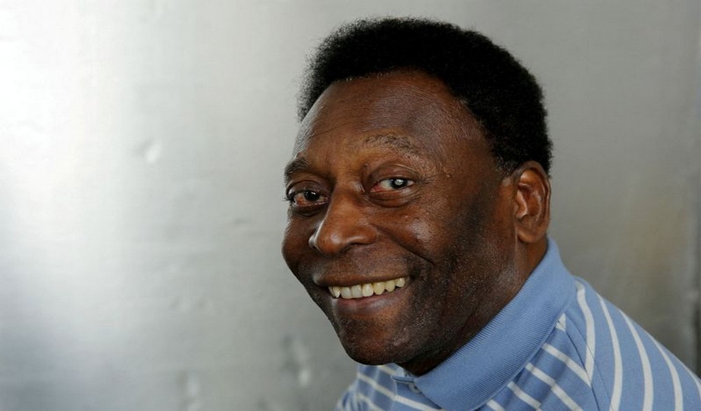 Pelé pide el fin de la invasión rusa de Ucrania en una carta a Putin