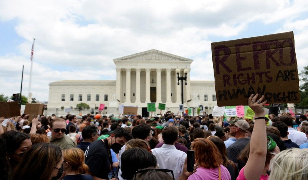Fallo por aborto pone en riesgo matrimonio homosexual y otras libertades en EEUU: jueces progresistas