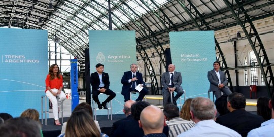 Fernández, en La Plata, destacó el rol del Estado y de la obra pública