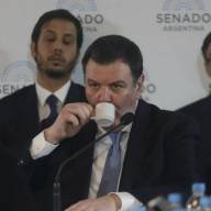 Lijo avanza con la indagatoria a Adorni y preocupa a los hermanos Milei