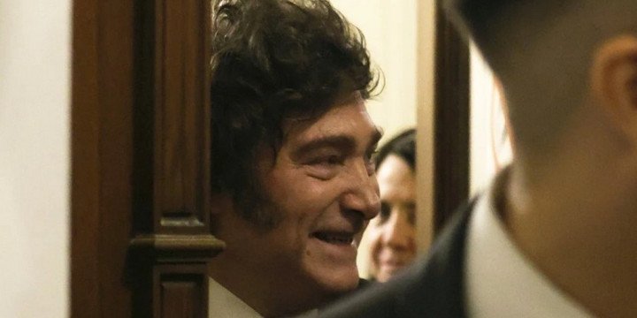 Horas antes de la marcha, el gobierno le recortó 5300 millones a las universidades