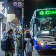 El comercio cuestiona con dureza a Saeta por los recortes: 