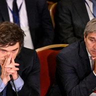 El ajuste que se sostiene con fondos que no llegan a su destino: las denuncias sobre el esquema de Milei y Caputo