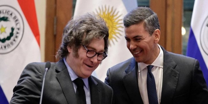 El Gobierno cruzó a los exportadores y negó una suba del peaje en la Hidrovía por la privatización de Milei