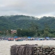 Cae el peso boliviano y los argentinos copan Bermejo por los precios más bajos