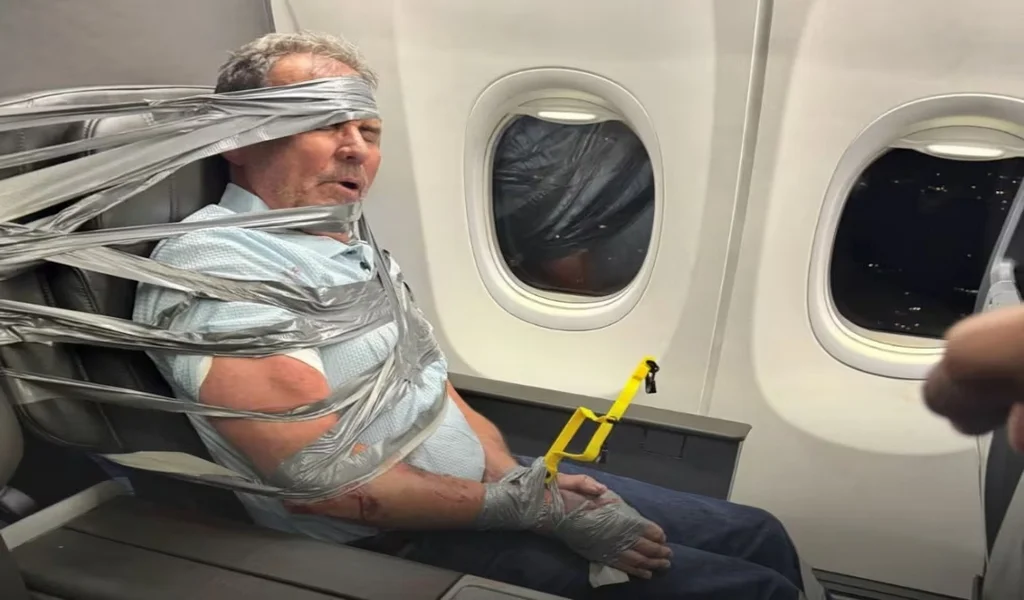 Racismo: Un pasajero terminó atado durante un vuelo en Estados Unidos tras un violento episodio a bordo