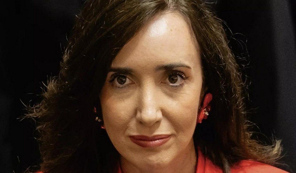 Villarruel: "todos estamos esperando la declaración jurada de Adorni"